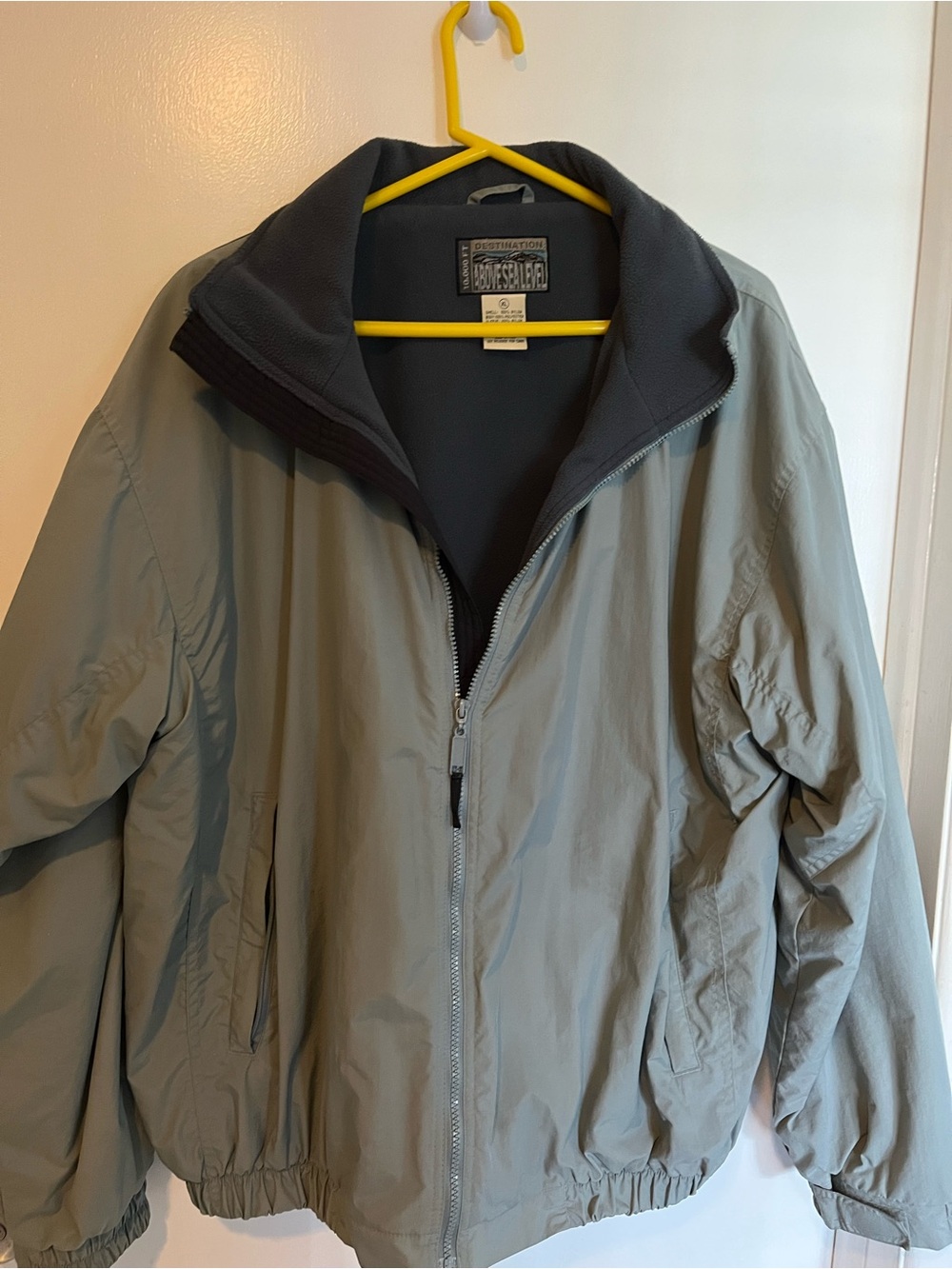 10,000 Above Sealevel Men’s Lightweight Windbreaker Jacket - Gray